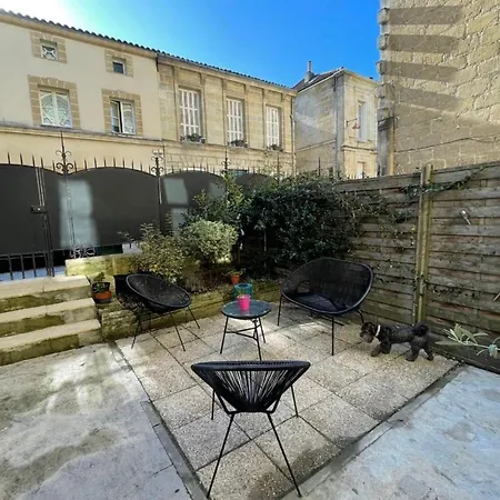 Nice 70m With Nice Yard And Patio In Апартаменты