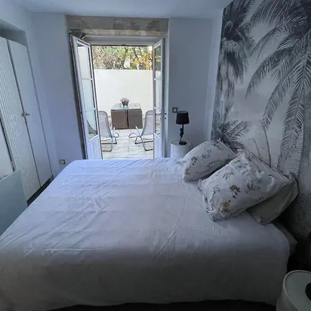 Nice 70m With Nice Yard And Patio In *