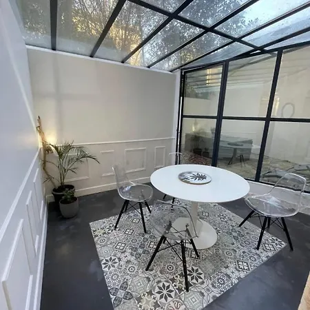 Nice 70m With Nice Yard And Patio In Appartement *